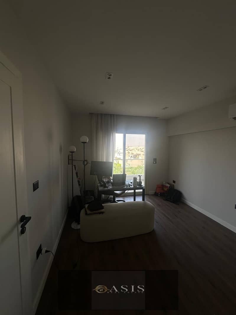 8 WhatsApp Image 2025-12-28 at 17.27. 33 (2). jpeg