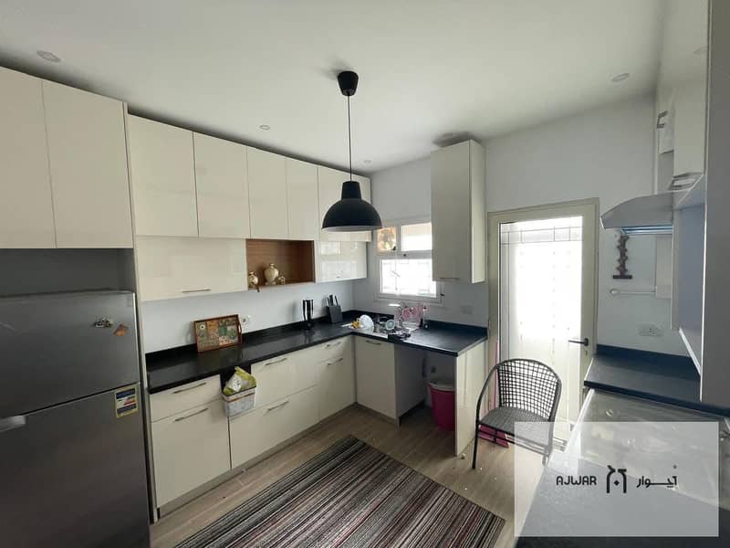 12 0a3b7777-c9f1-4ec5-a94c-6387fe81fa83. jpg