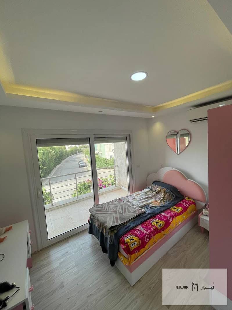 15 cb605066-7439-4825-8a87-fae54e31307d. jpg