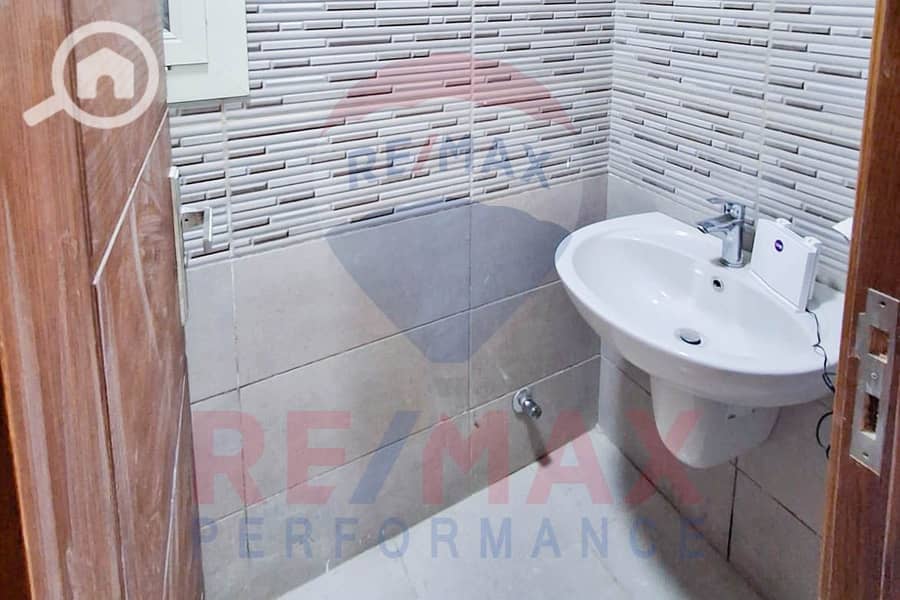 6 WhatsApp Image 2025-09-30 at 4.03. 21 AM (3). JPG