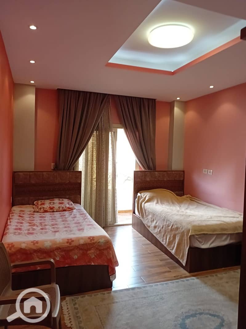 4 77bd4f08-b1b3-40ff-81fc-f8abdeb49416. jpeg