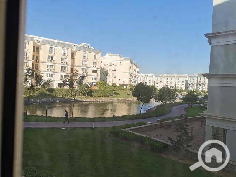 8 d371ecdb-0f98-4529-ac8a-886384739a24. jpg