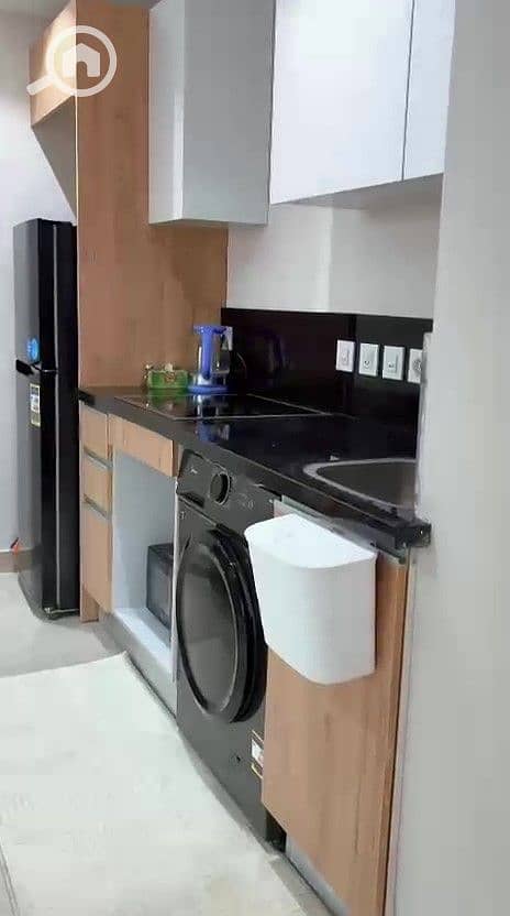 4 WhatsApp Video 2025-12-29 at 1.55. 55 PM - frame at 0m7s. jpg