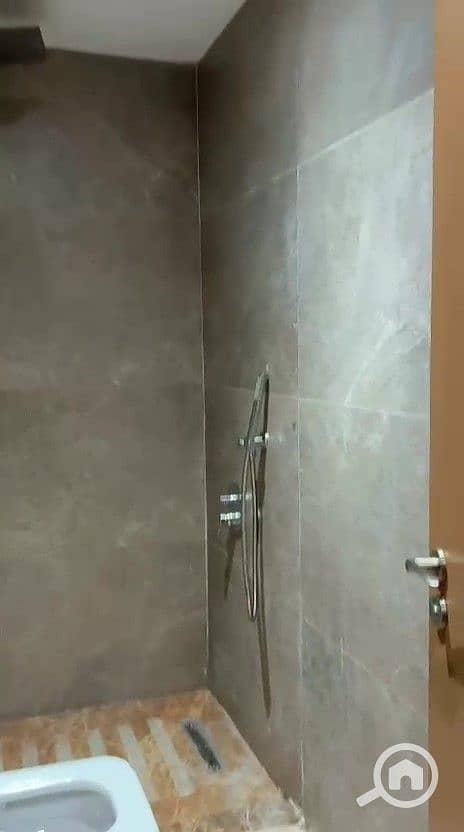 9 WhatsApp Video 2025-12-29 at 1.55. 55 PM - frame at 0m52s. jpg