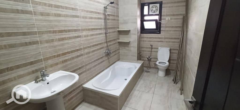 9 86e044cf-463e-4db2-9d06-6264b292a284. jpg