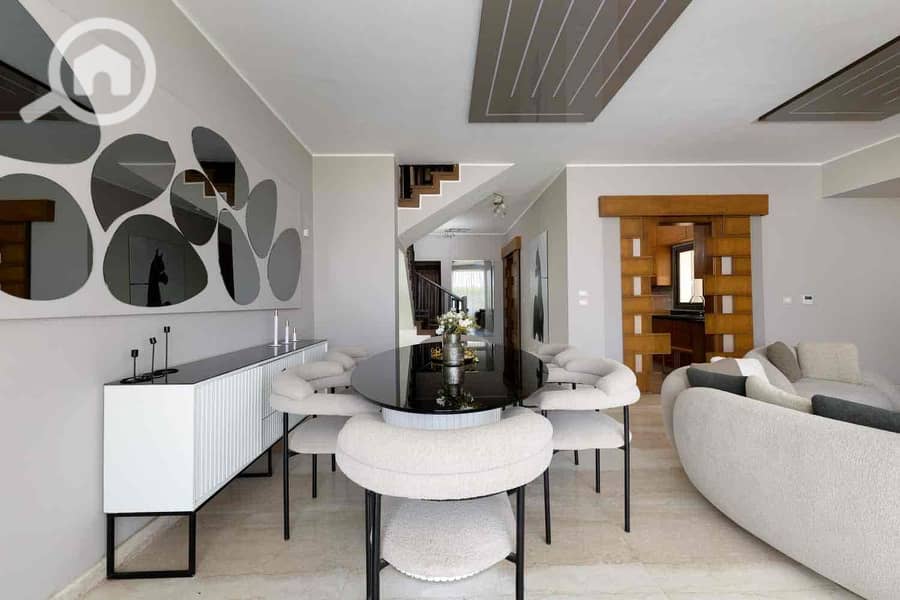 4 efd74e69-a48d-48ce-9892-5dbe247ffd42. jpg