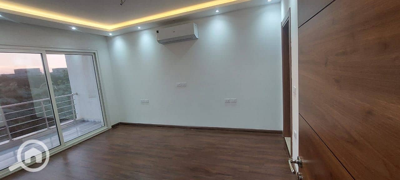 4 1bc90d42-5054-466d-a944-4649ba845383. jpg