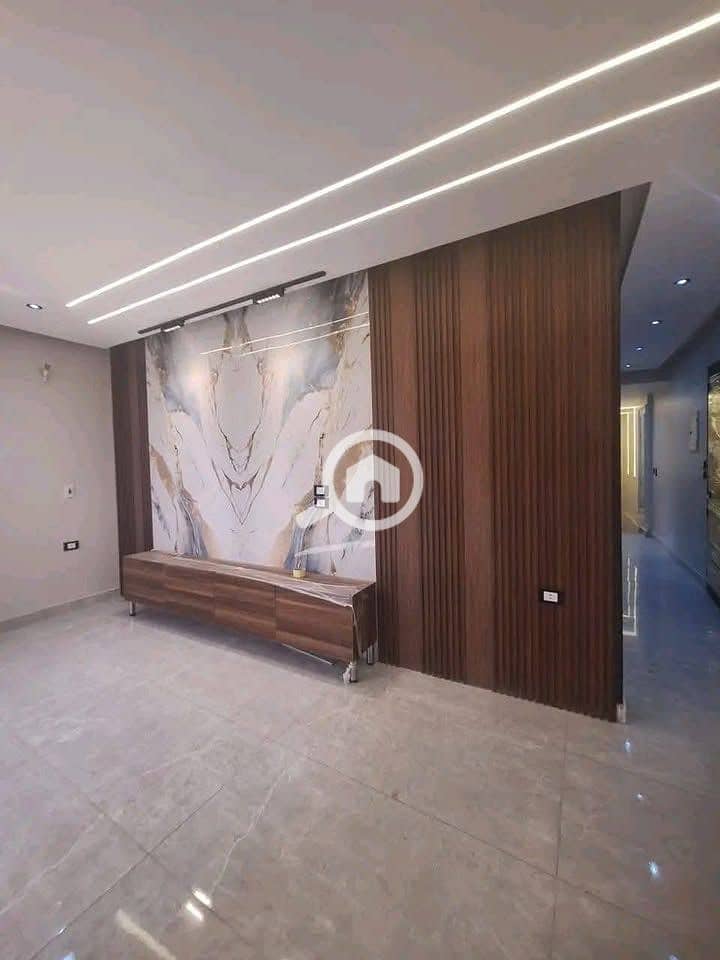 6 574871594_122190092090448913_3160867847381735726_n. jpg