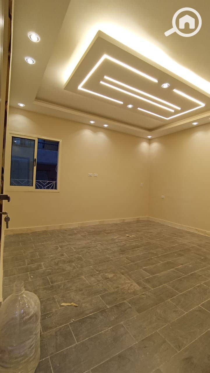 5 21efd4d4-3a1f-4176-b19c-8e43c9b3fd4f. jpg