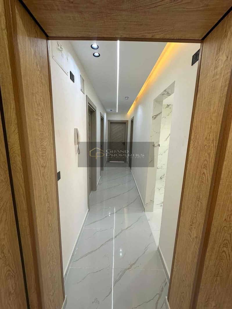 4 5d032150-27b6-457f-84d8-64662462c723. jpg