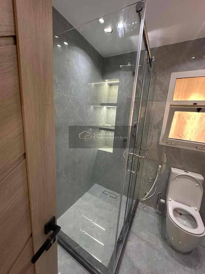 13 300465c8-0326-4b0f-a1f2-0c89abf4c888. jpg