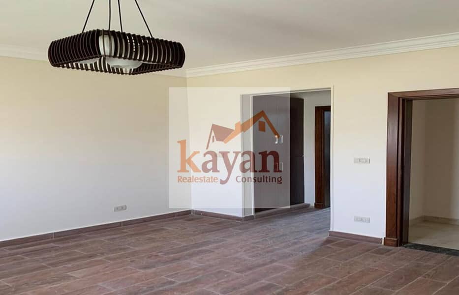 4 0ec1bc17-cb81-46c9-8ff3-7c82b5ea3ae3. jpg