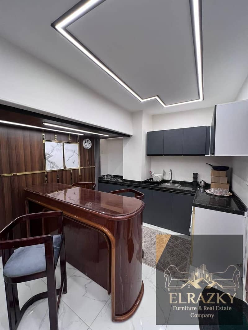 4 f63b9a97-ffb3-4f70-afca-325dd64643af. jpg