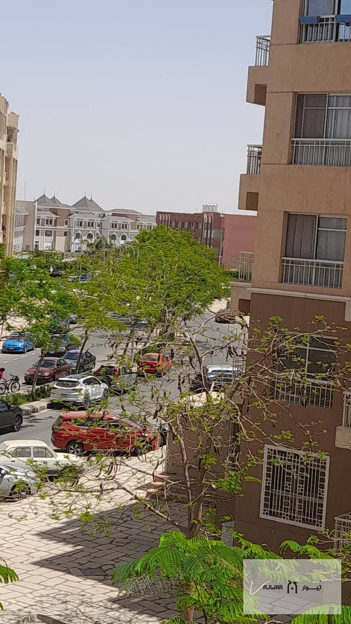 4 b4233136-a67e-482e-8451-6fd1d9adc503. jpg