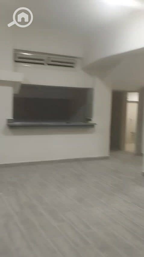 35 97c01691-f8d5-48a4-867d-0460fa0c7d70. jpg