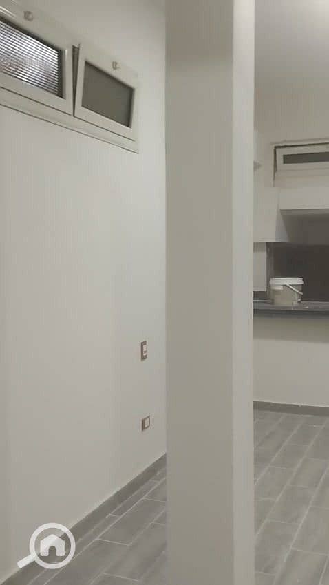 52 b0befb9e-0921-4953-a33a-440cdc739bca. jpg