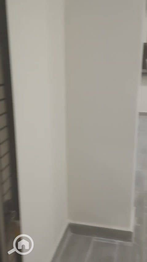 60 c46d5bc6-c67f-4bc5-94e5-b89255f4b70f. jpg