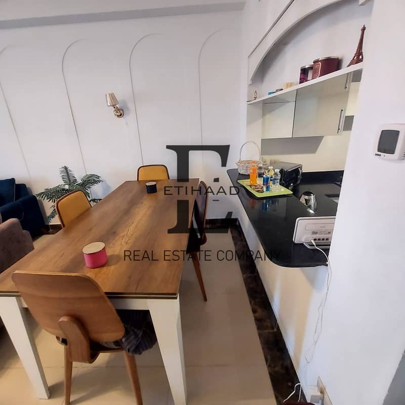 3 092c8975-40ea-4d09-a9c6-350075cf2623. jpeg