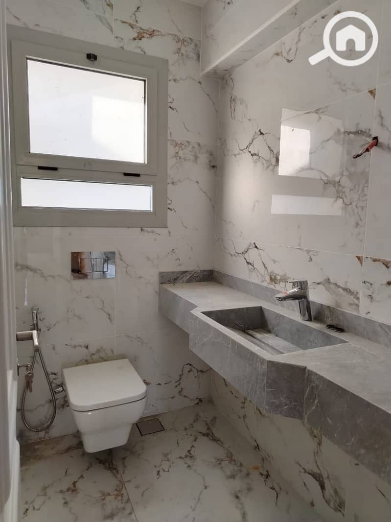 4 7abc8ea1-0987-4d53-9350-b83ad0de805f. jpg