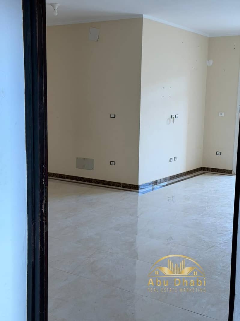 7 49641a4e-2a7b-4621-9f3f-654827461ea7. jpg