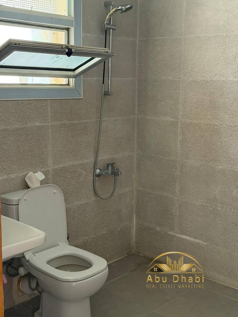 9 ac8c5470-afc7-49a3-a7ea-22e3325e4f63. jpg