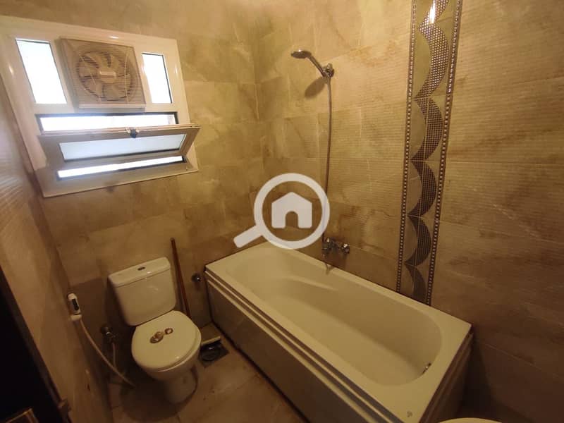 7 a42e8538-7a8c-4af6-a829-ea397547c471. jpg