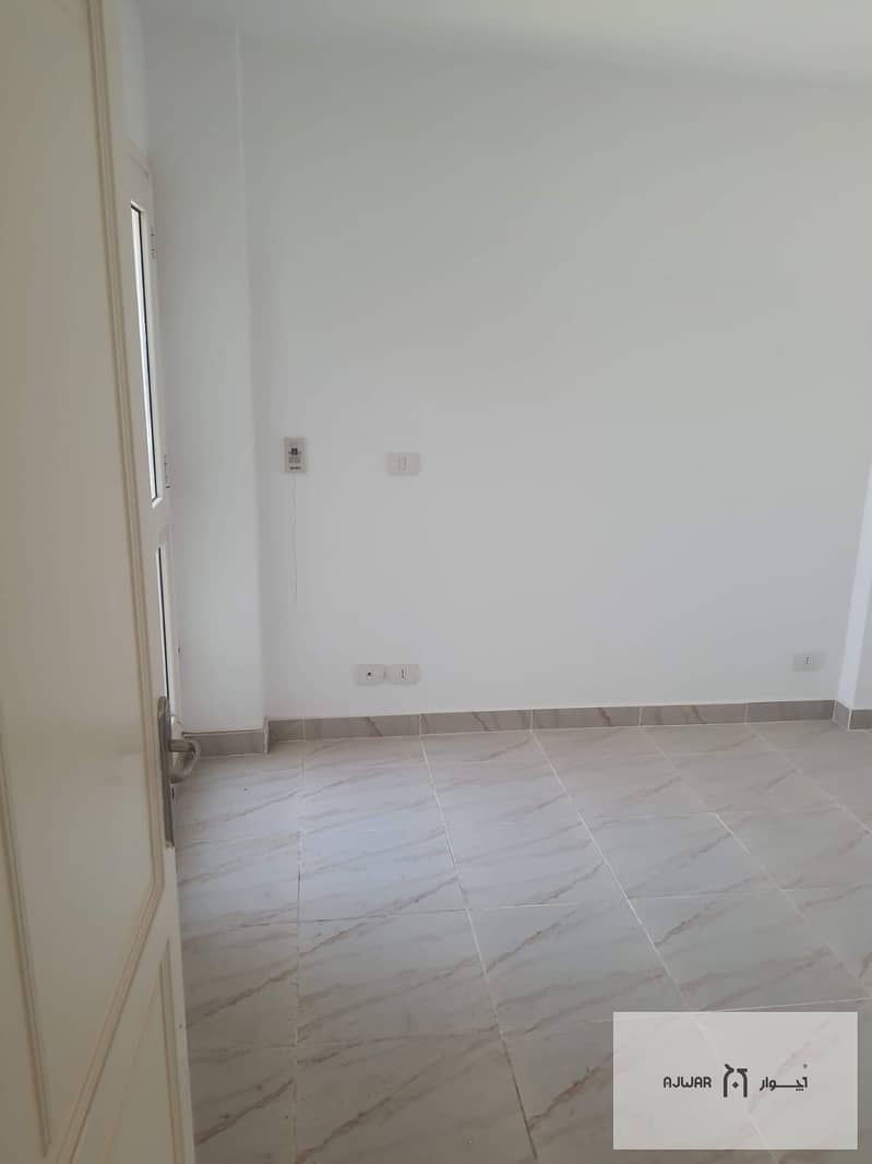 3 421a9dc1-8123-4c2d-971f-2f90b94015a7. jpg