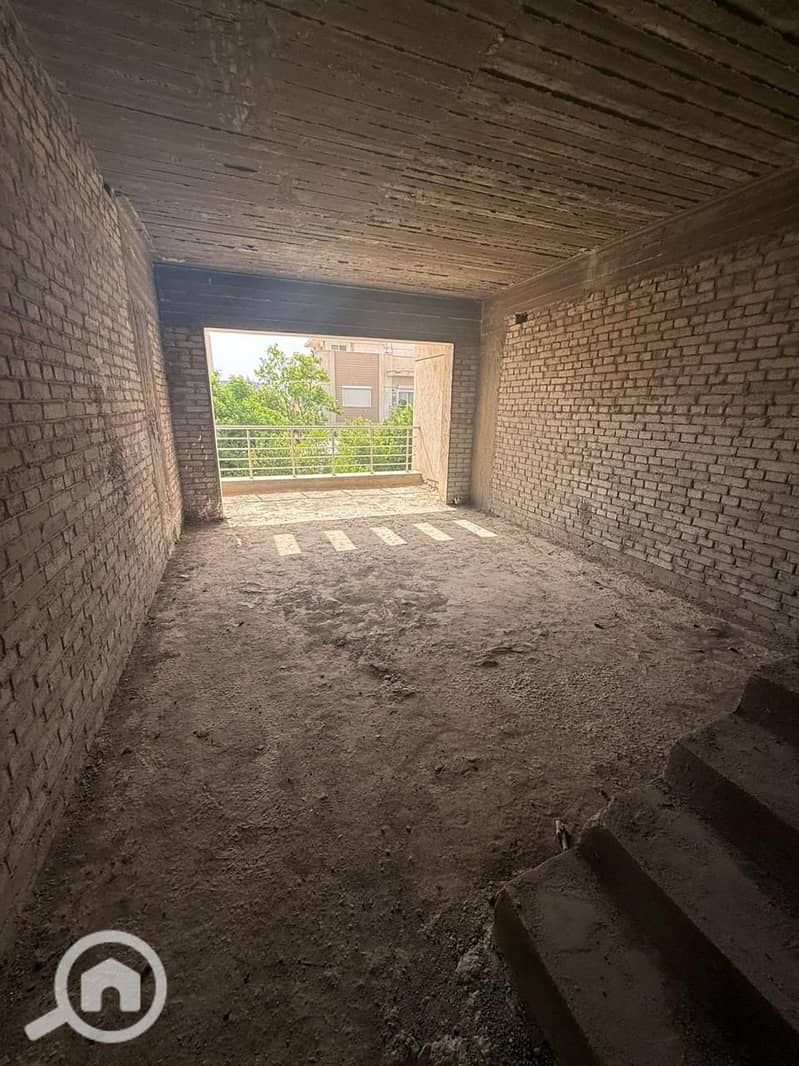 12 b2adc2cb-0847-4392-b9d8-70a1b4c49150. jpg