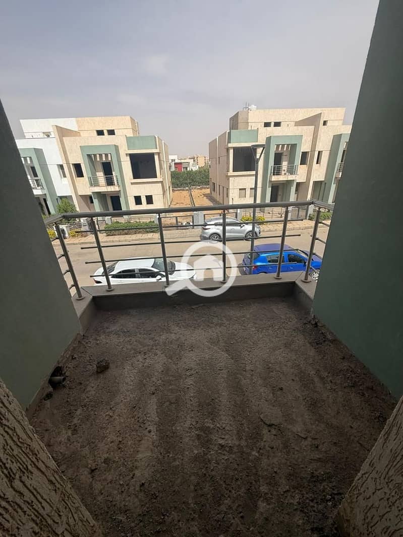 13 b40036ac-30d8-4773-8f61-22438fe3ff0e. jpg