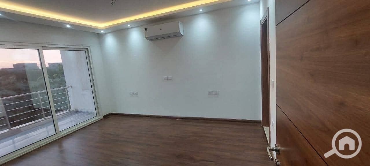 3 e9ff12ad-5ec3-421d-824a-caa47d36207f (2). jpg