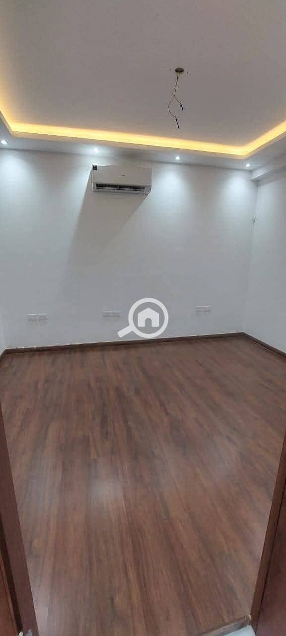 7 4f15ba3a-4618-46fb-879f-4589ccbd7041. jpg