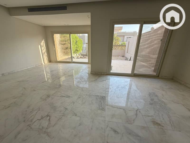 2 4d00e90d-c0dd-4e9e-adee-f7f17076ead3. jpg