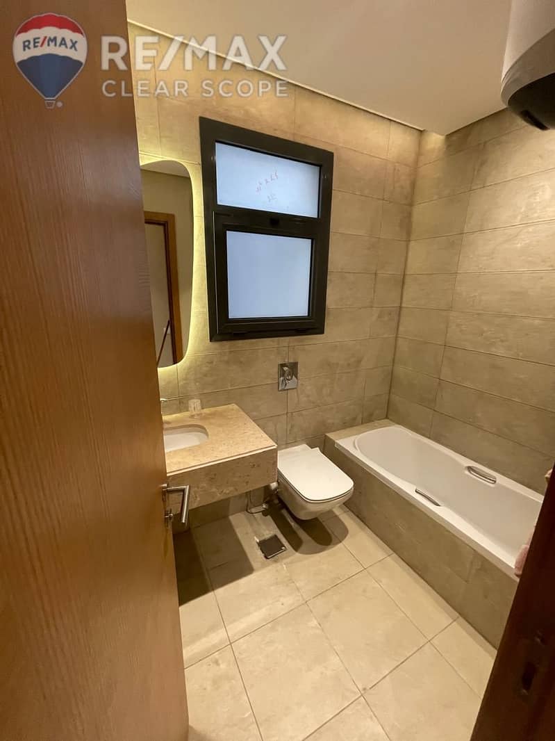 16 b160b91e-e237-4e72-aa2e-c1eb9c8f65ef. jpg