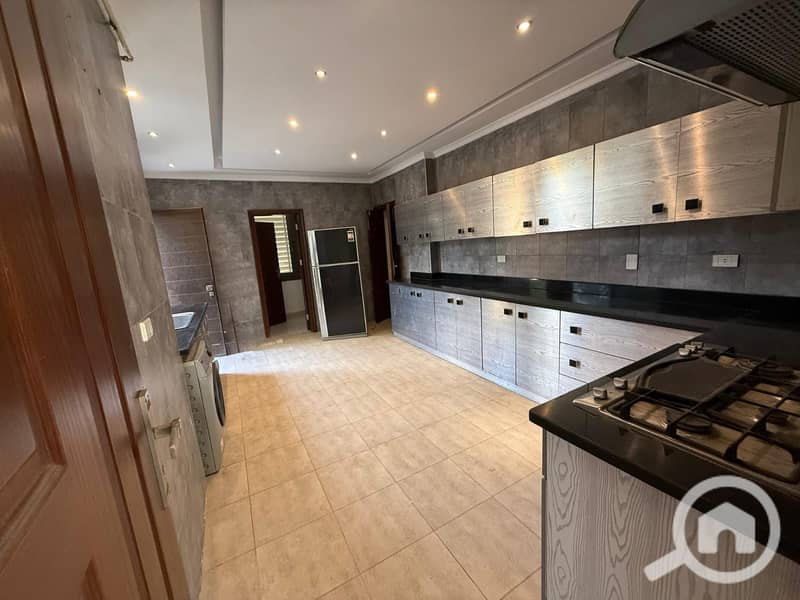 2 1ec2cae8-f5f1-409e-8d01-28deaa52d2fe. jpg