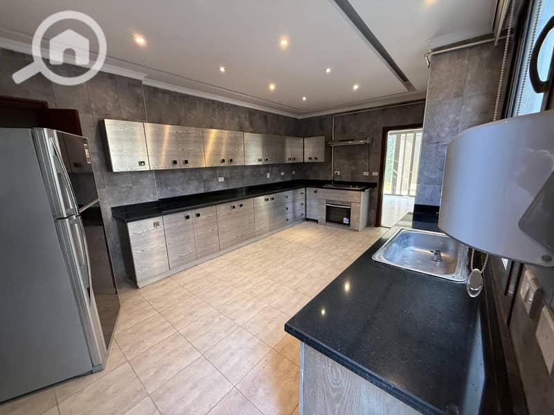 3 72d7d21f-3a3d-46ea-85f7-61592b968797. jpg