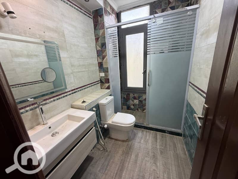 8 c7efef47-79c9-488b-9793-864613aac71f. jpg