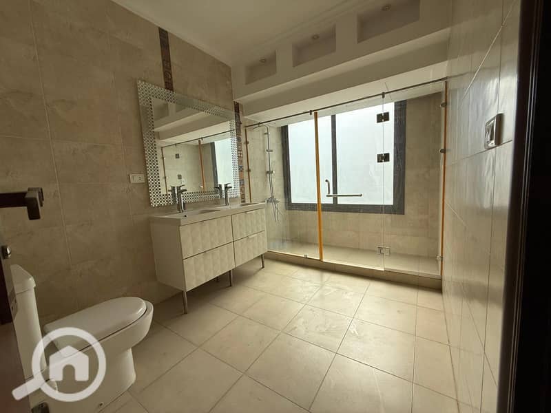 10 9fa1ae06-7dde-4816-a908-ad697ac65571. jpg