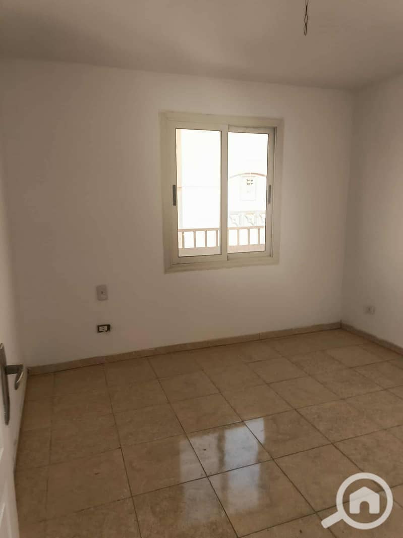 13 cfa28f9b-d1eb-49da-a3ce-3b8758a1a383. jpg