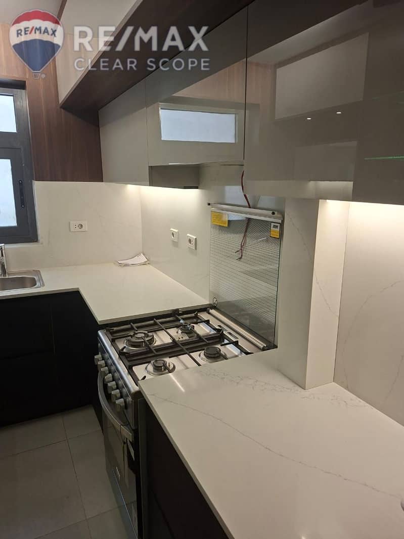 6 4fd93e15-2048-43e5-bc8b-d05b4527d9f8. jpg