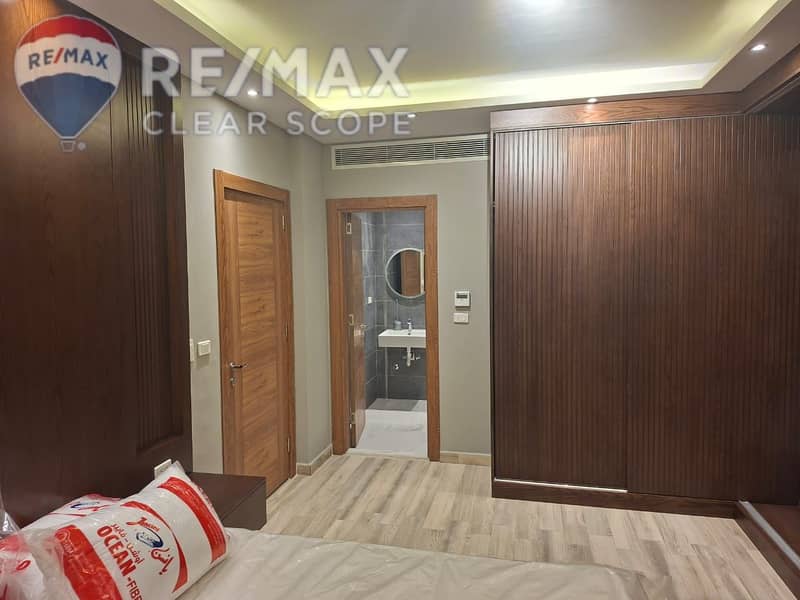 27 fb08dd35-5eea-49ff-81ce-a7891c8e81d6. jpg