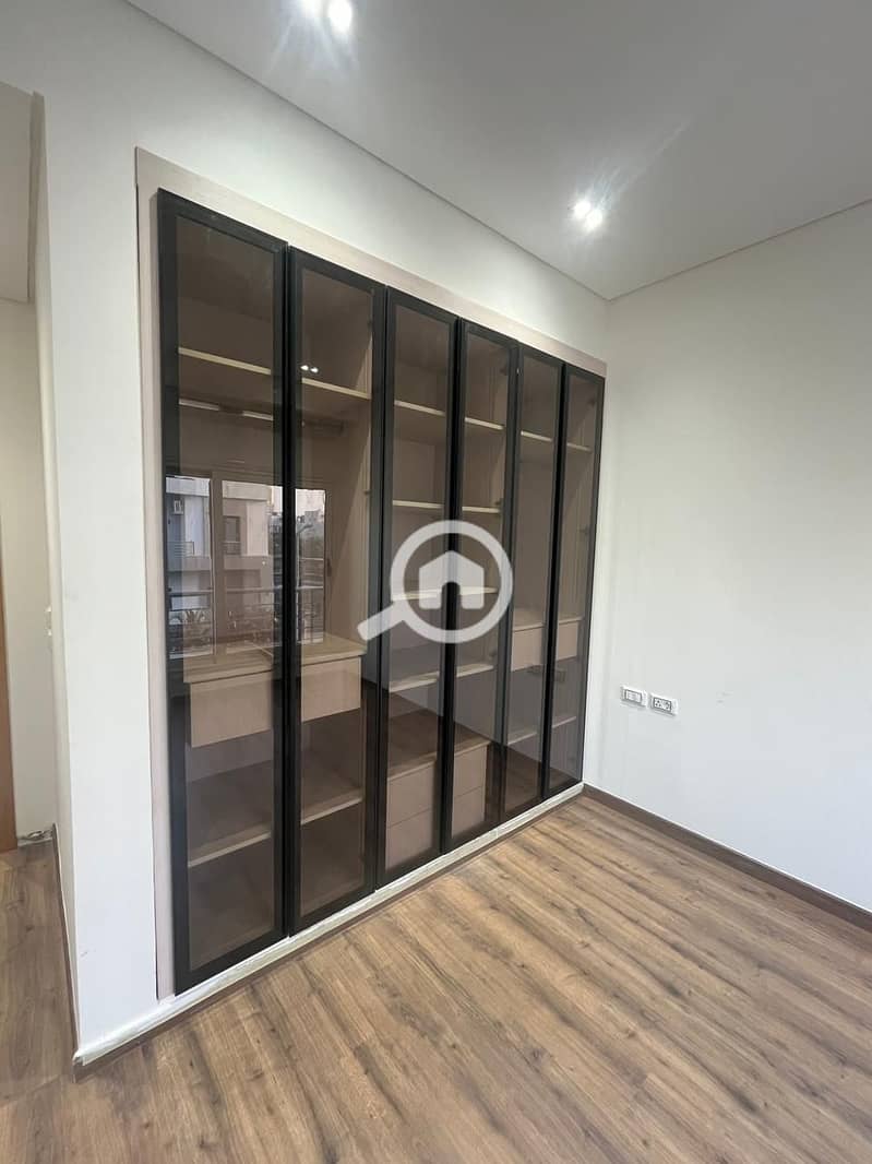 16 d2e17e13-8a35-41f2-8253-25dfe9206127. jpg