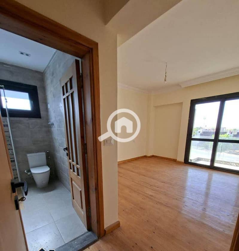 7 2bbd3047-3f16-42c8-af39-d02c256ecfa4. jpg