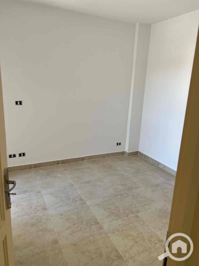 6 9f3296a5-5ec6-4c3d-95a2-bde513557c79. jpg