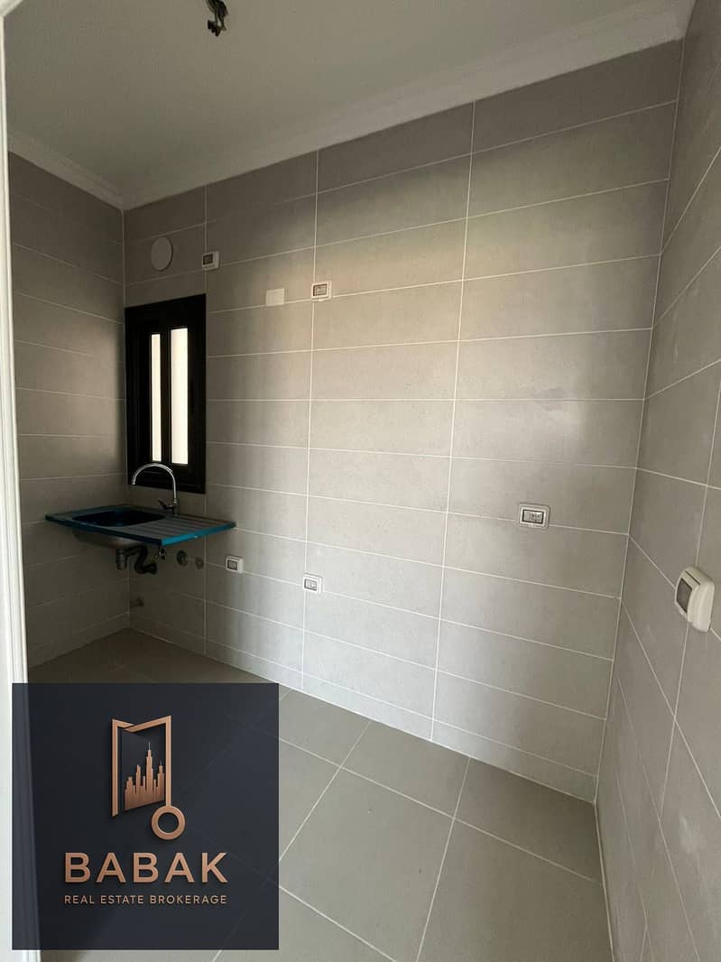 5 594836776_837437875673274_8537063971908575278_n. jpg