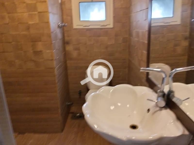 9 2582d709-9dbc-4923-b904-557a99e50bee. jpg