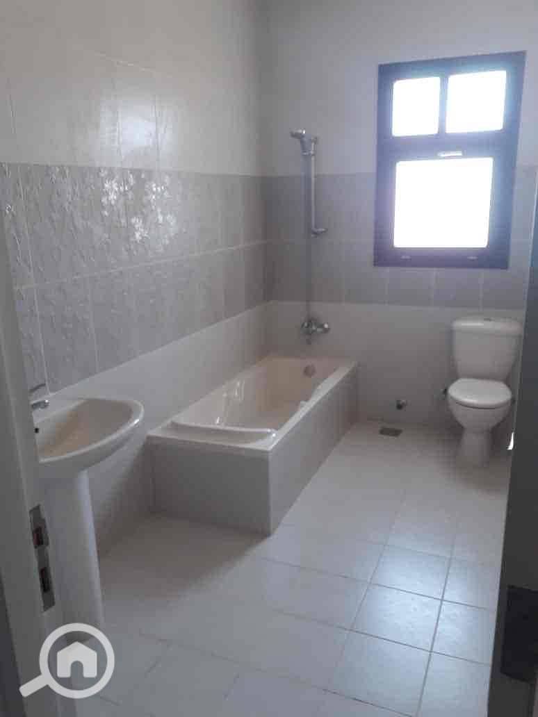 9 04273325-7b8c-4b5c-bcb1-e841c6e0b8d6. jpg