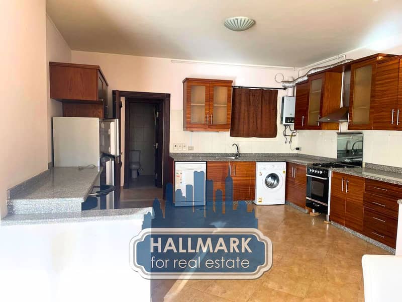 2 f2cb3eca-f563-4398-be98-29f7055068e4. jpg