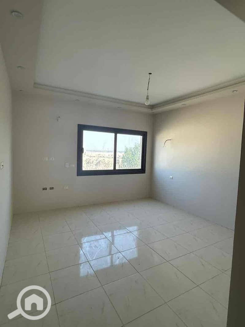 3 03385fad-0b40-4156-bf39-e27f0a34729a. jpg