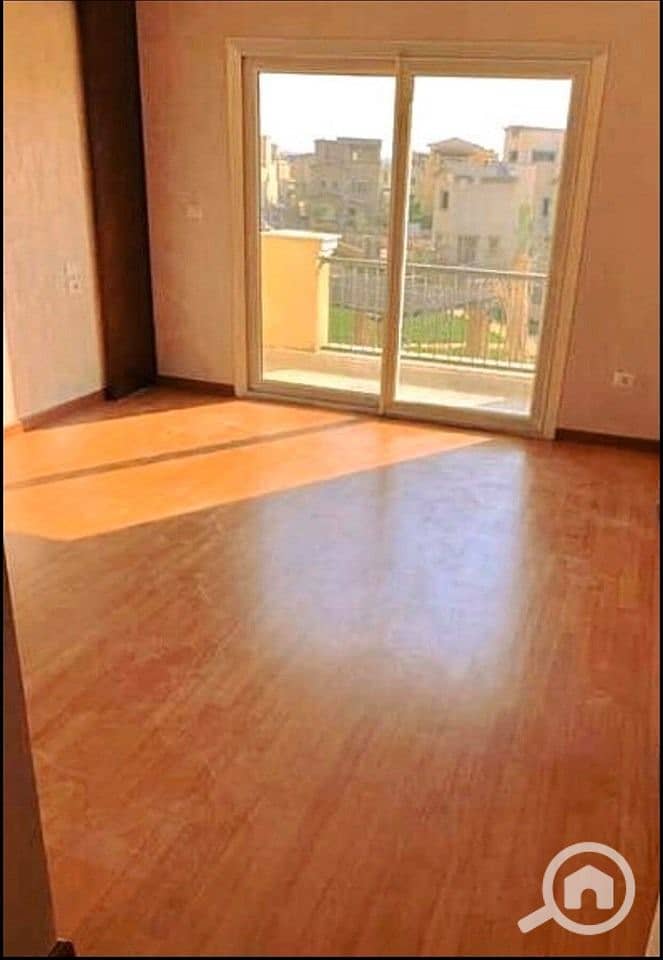 6 04db9f74-4ca2-4189-94bc-1f048f2b7d9e. jpg