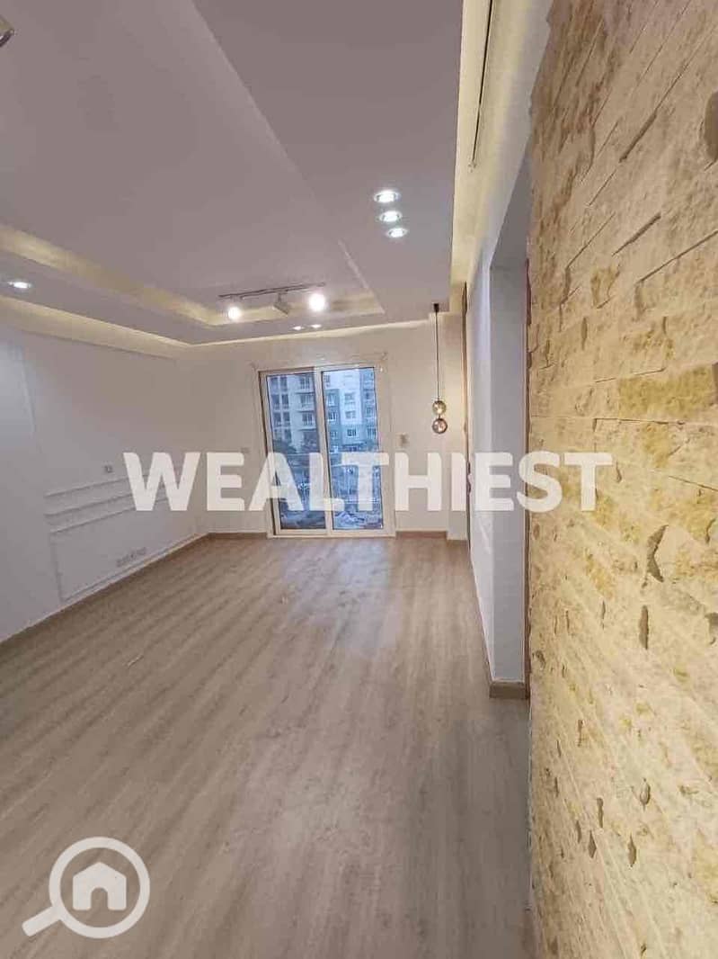 15 981b6499-603d-4916-936a-e60778e0c360. jpg